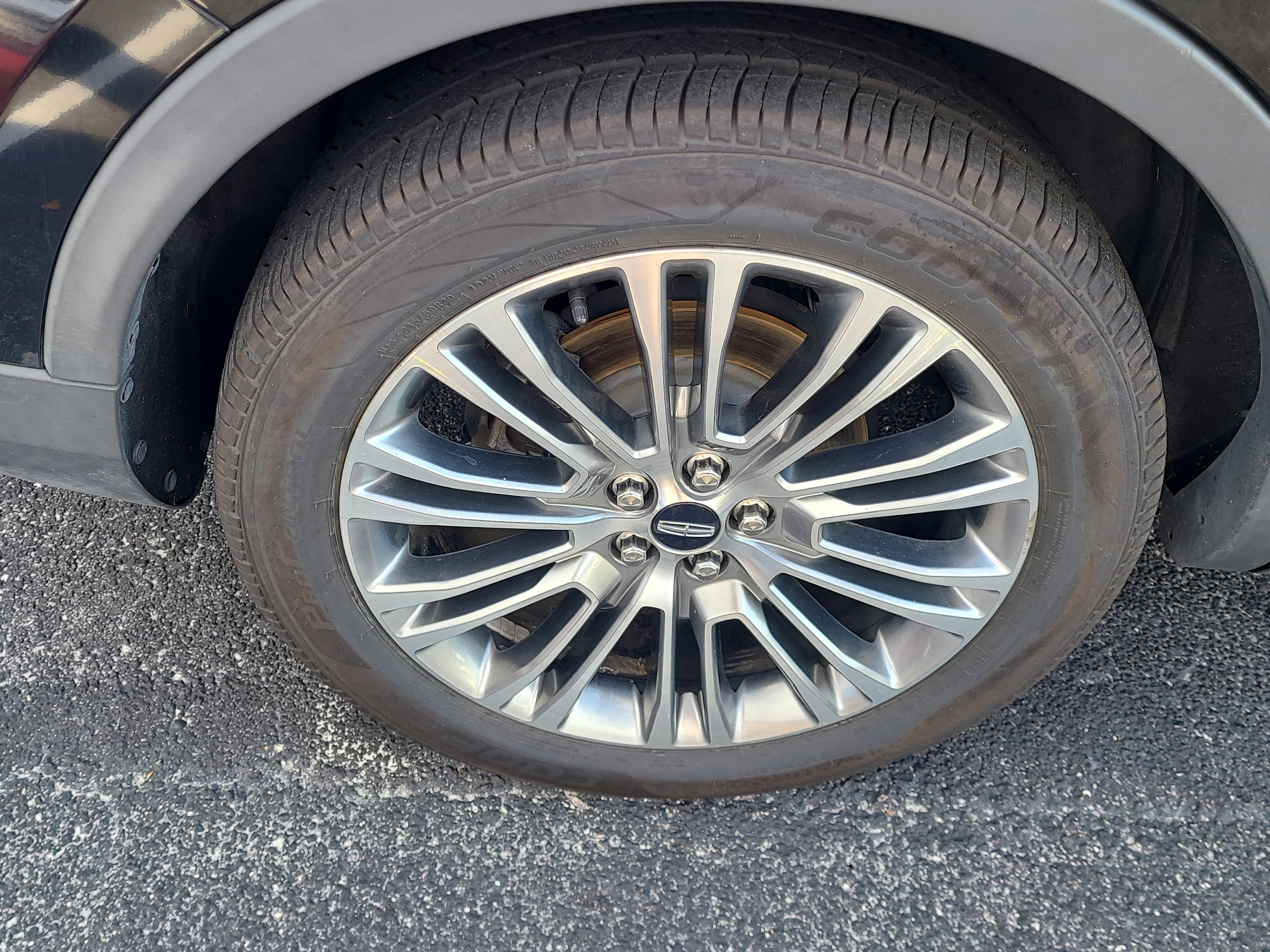 Used 2016 Lincoln MKX Reserve w/ Driver Assistance Package image 9