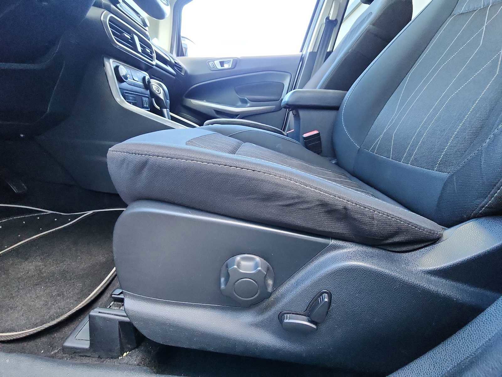 Used 2019 Ford EcoSport SE w/ SE Convenience Package image 13