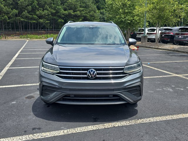Used 2024 Volkswagen Tiguan SE FWD image 2