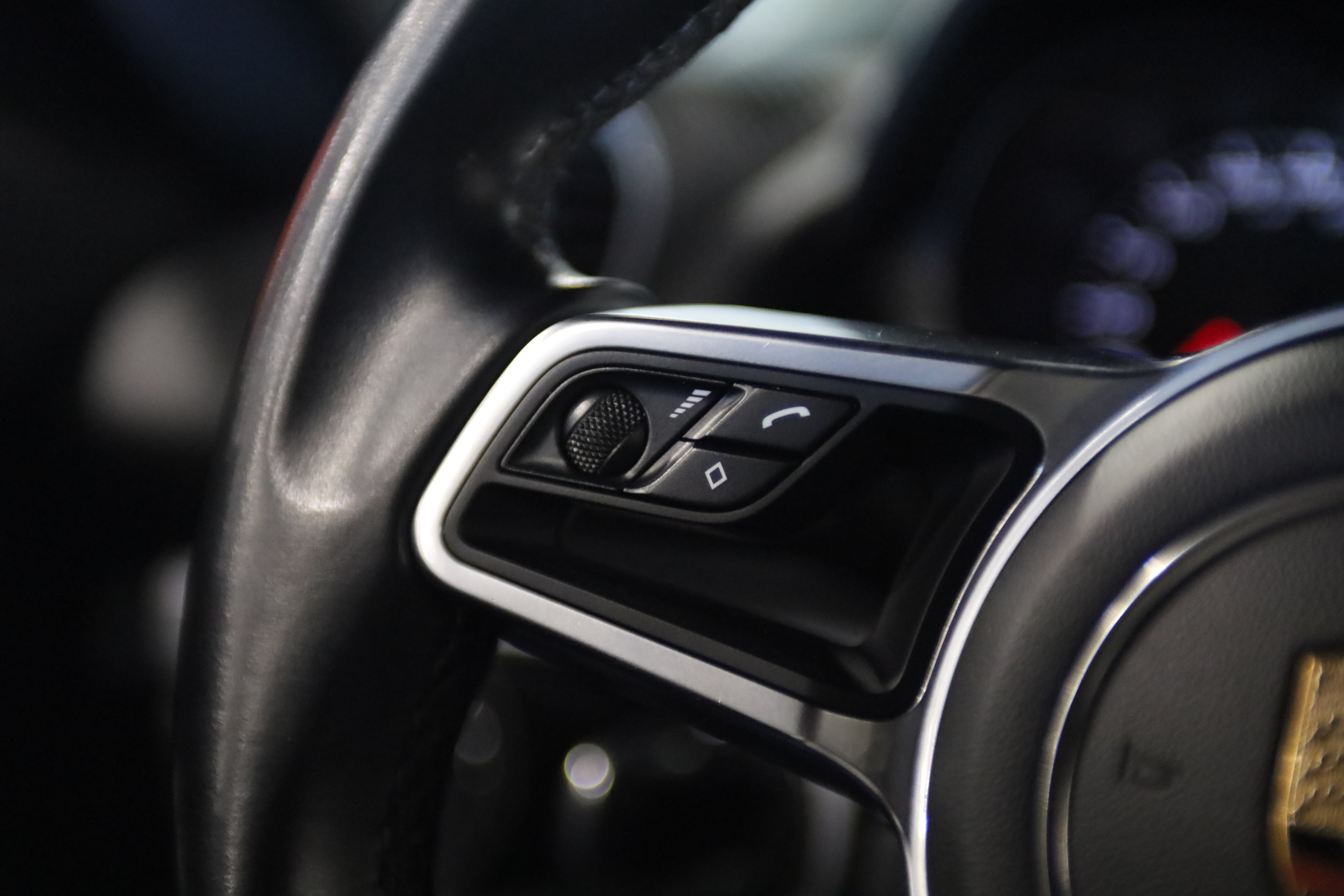 Used 2018 Porsche 718 Cayman RWD image 23