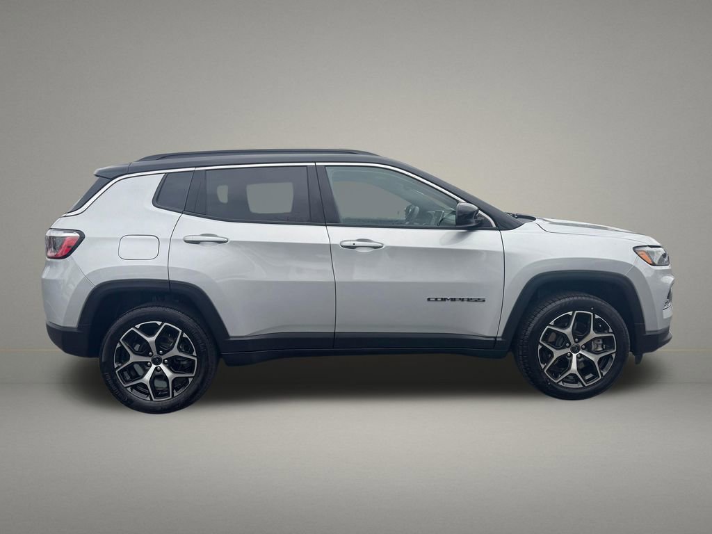 Used 2025 Jeep Compass Limited AWD/4WD image 6