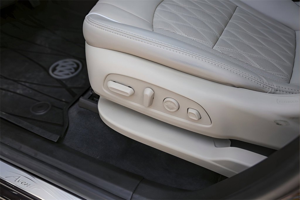 Used 2022 Buick Enclave Avenir w/ Avenir Technology Package image 8