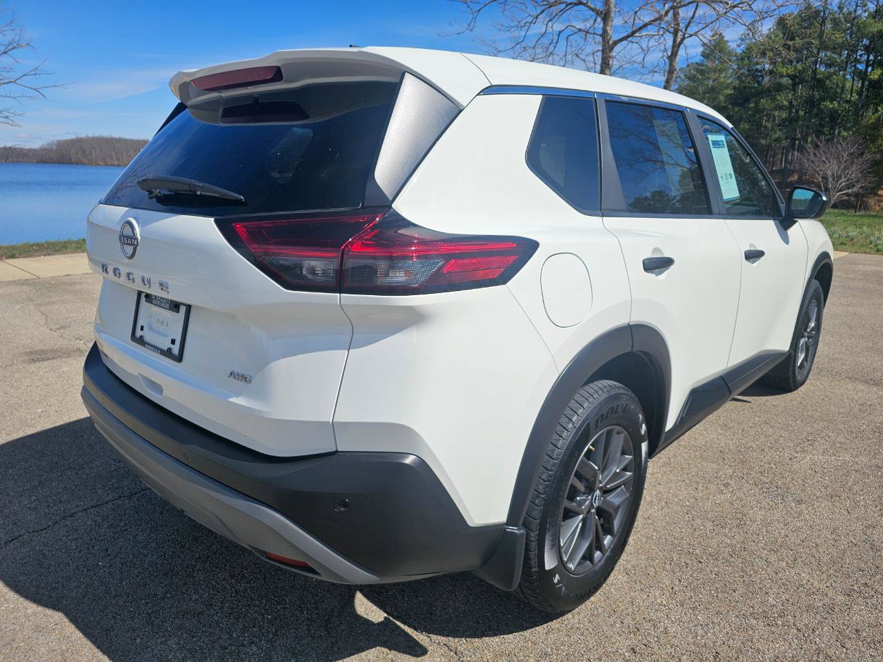 Used 2023 Nissan Rogue S image 6