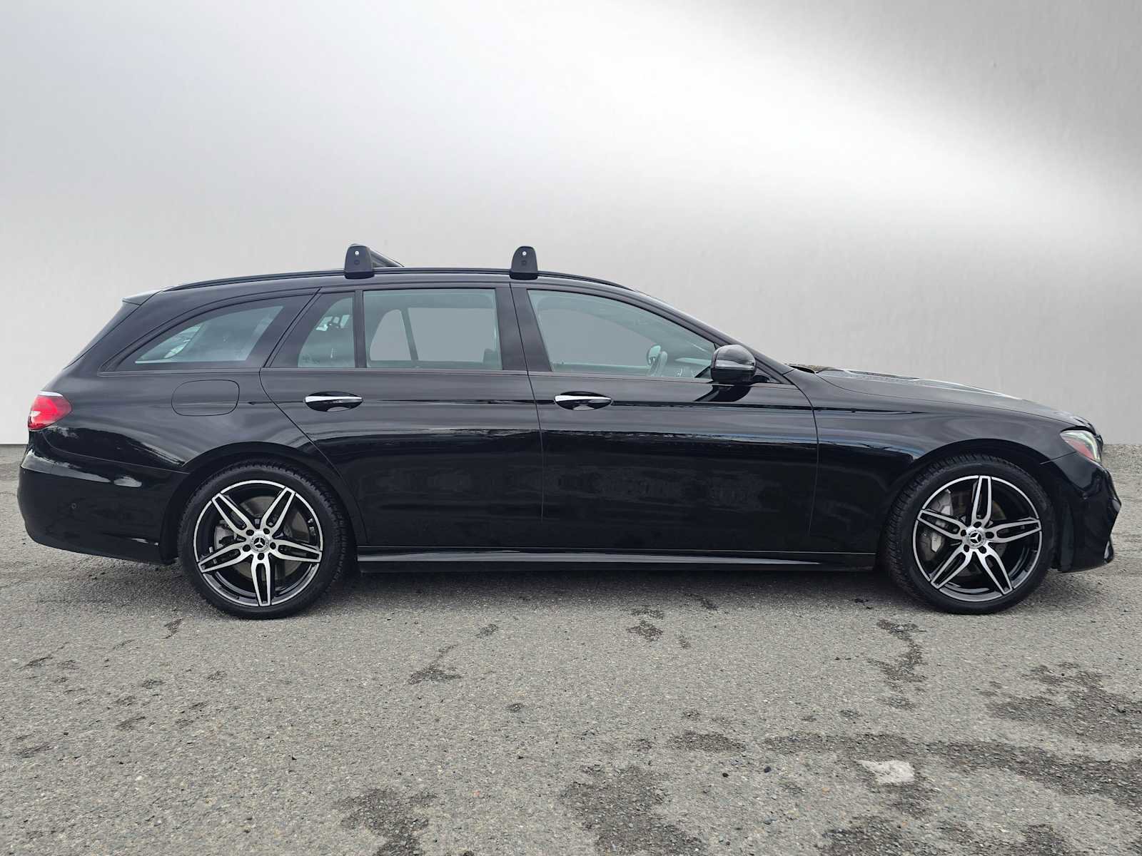 Used 2020 Mercedes-Benz E 450 4MATIC Wagon image 2