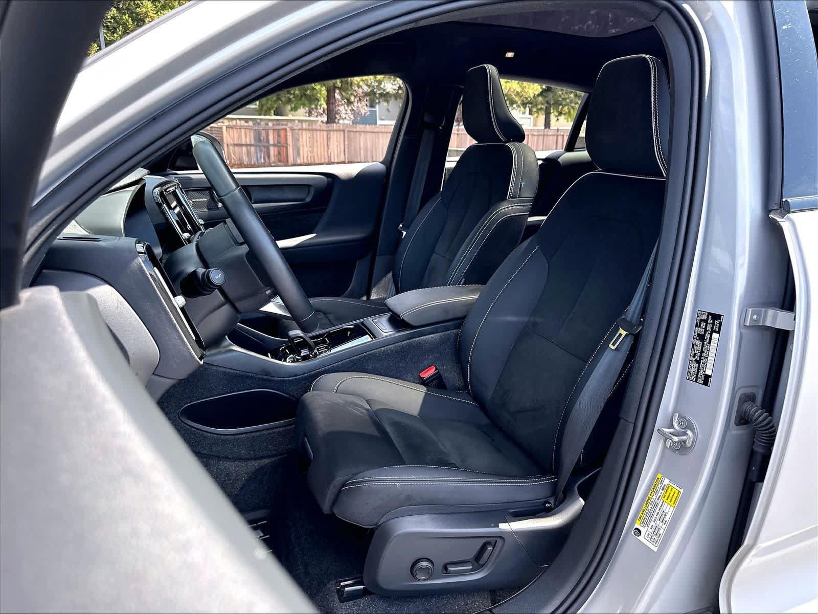 Used 2023 Volvo C40 P8 Recharge Ultimate w/ Protection Package Premier AWD/4WD image 28