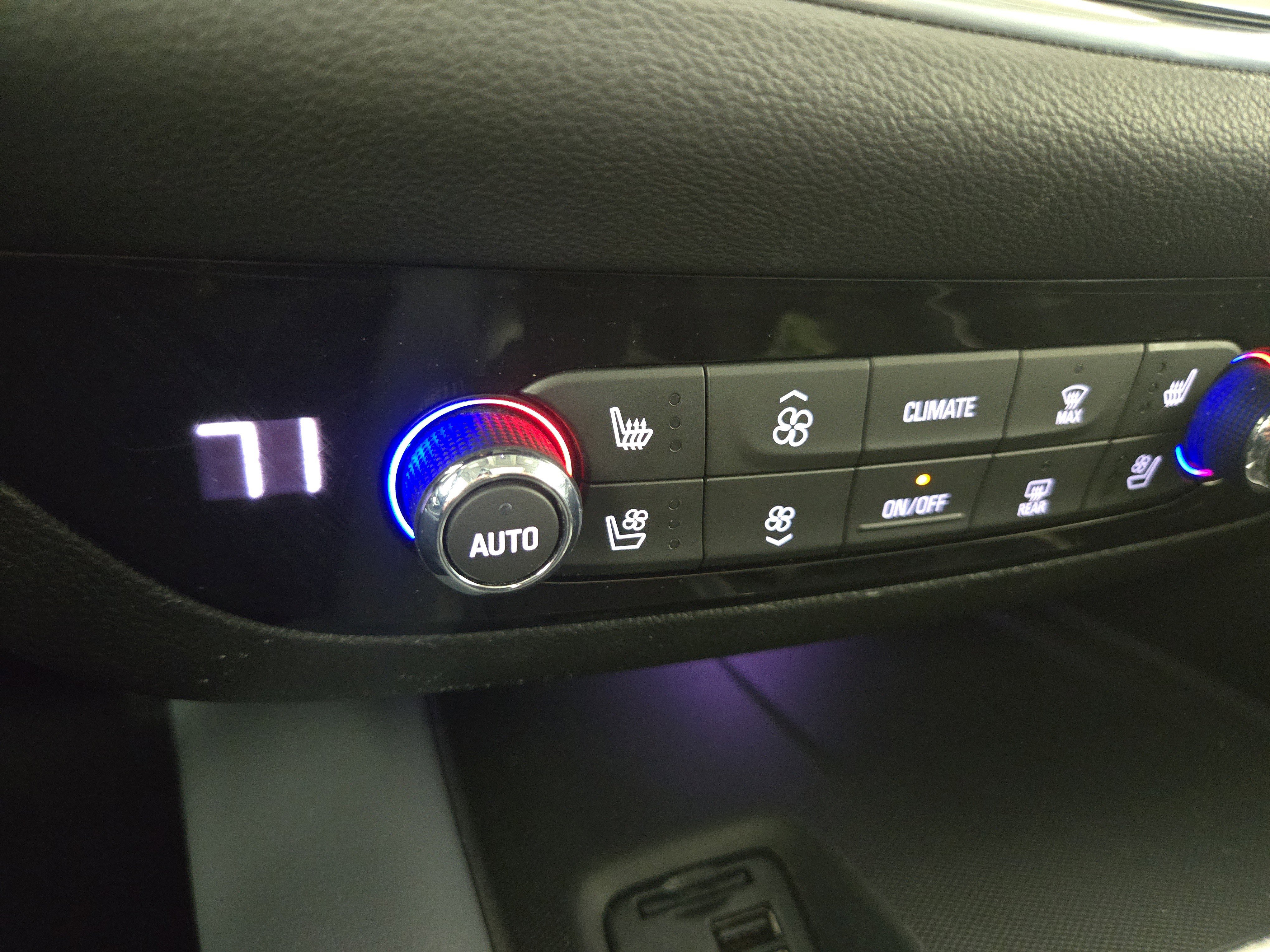 Certified 2020 Buick Enclave Premium w/ Experience Buick Package image 28