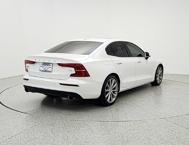 Used 2020 Volvo S60 T5 Momentum FWD image 5