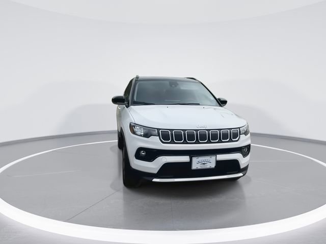 Used 2022 Jeep Compass Limited image 3