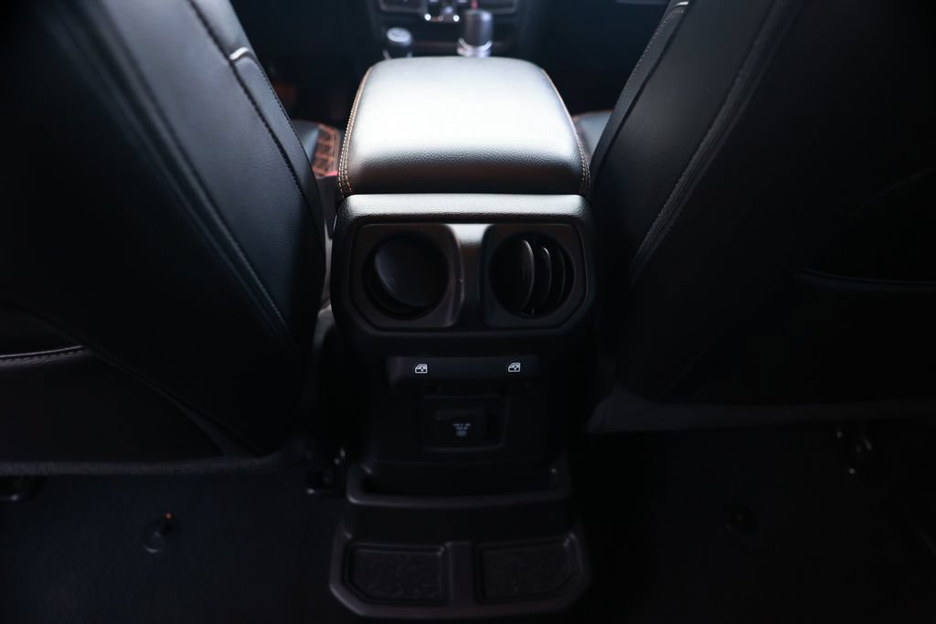 Used 2023 Jeep Wrangler Unlimited Sahara AWD/4WD image 34