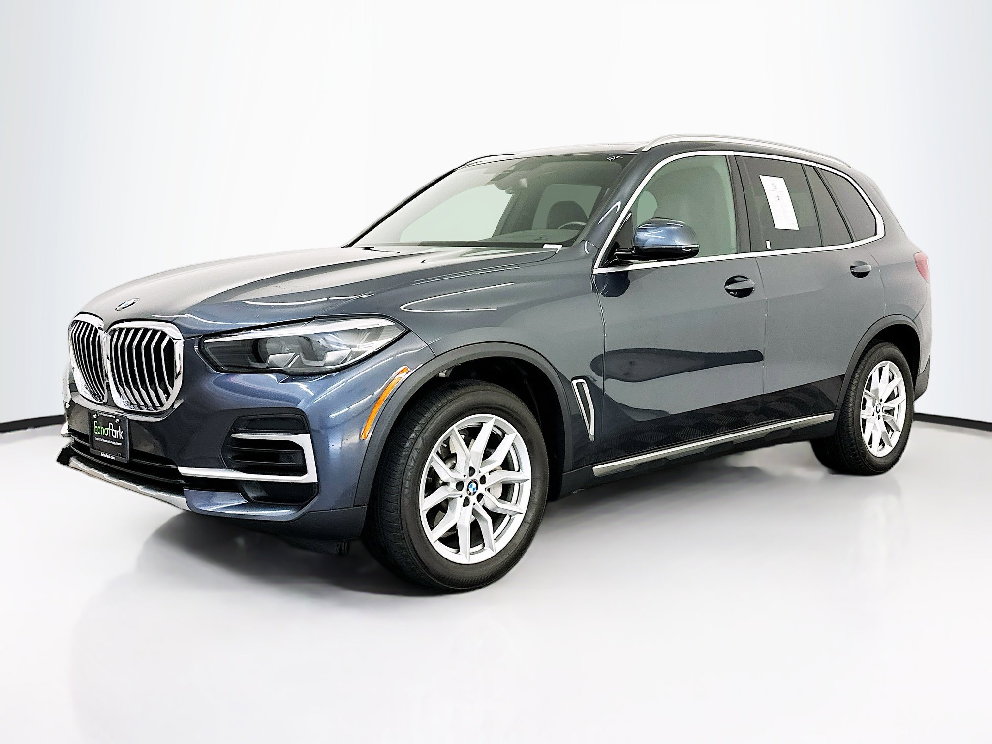 Used 2022 BMW X5 xDrive40i w/ Premium Package image 3