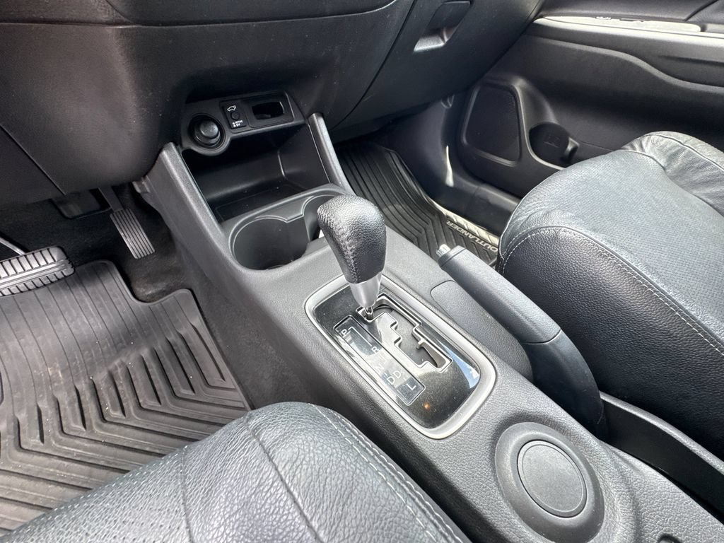 Used 2016 Mitsubishi Outlander SEL FWD image 31