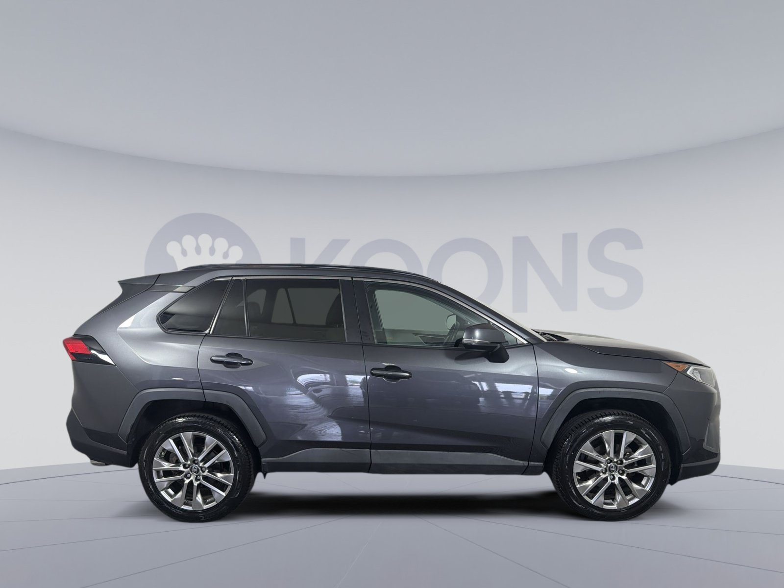 Used 2019 Toyota RAV4 XLE Premium w/ Cold Weather Package AWD/4WD image 8