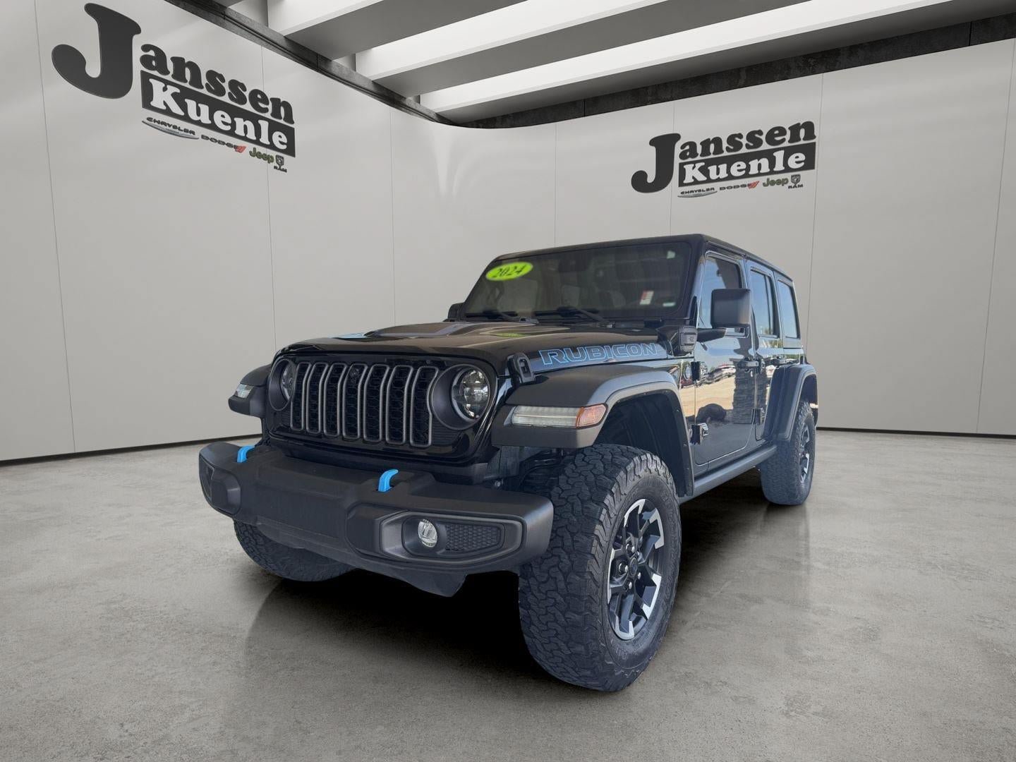 Used 2024 Jeep Wrangler Unlimited Rubicon 4xe w/ Technology Group AWD/4WD image 5