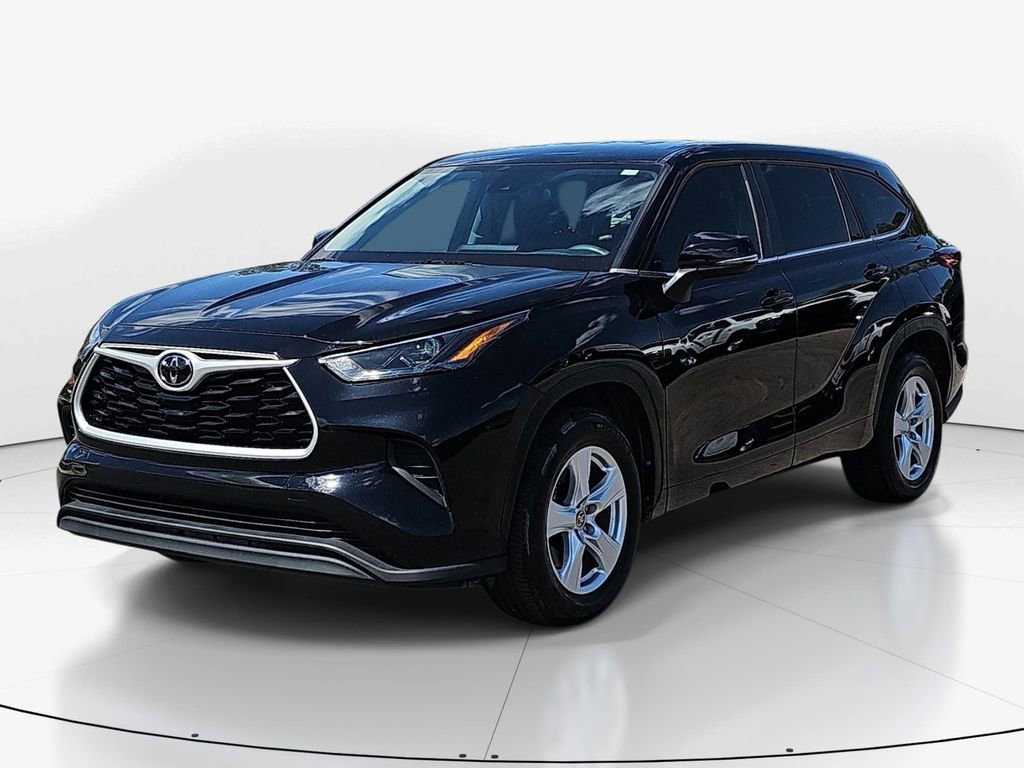 Used 2023 Toyota Highlander L image 10