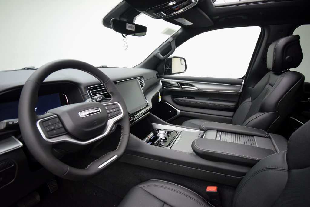 New 2026 Jeep Grand Wagoneer Limited AWD/4WD image 33