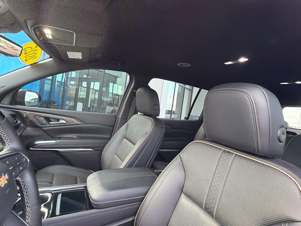 Used 2025 Chevrolet Traverse High Country AWD/4WD image 17