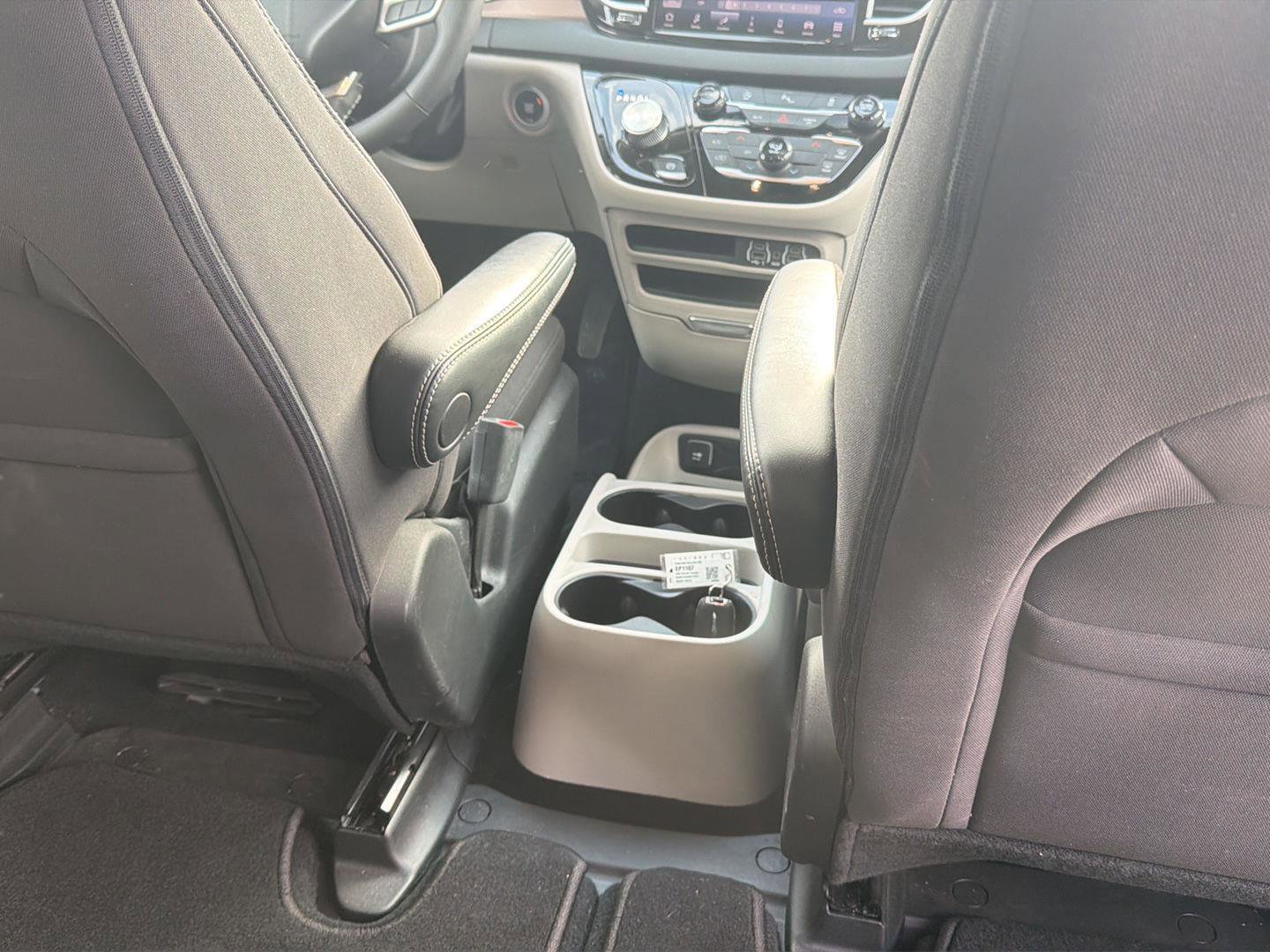 Used 2024 Chrysler Voyager LX FWD image 29