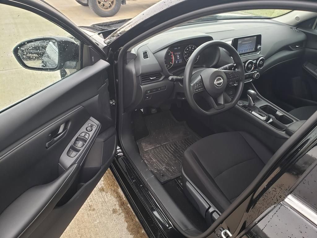 Certified 2025 Nissan Sentra S FWD image 12