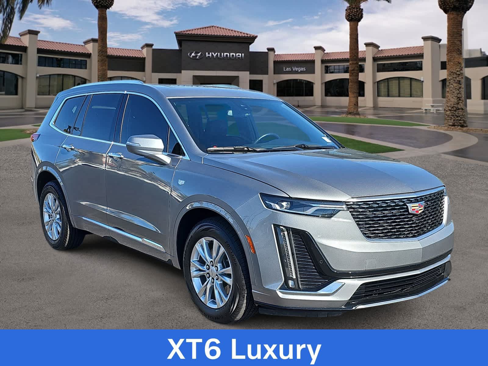 Used 2024 Cadillac XT6 Luxury w/ LPO, Floor Liner Package FWD image 2