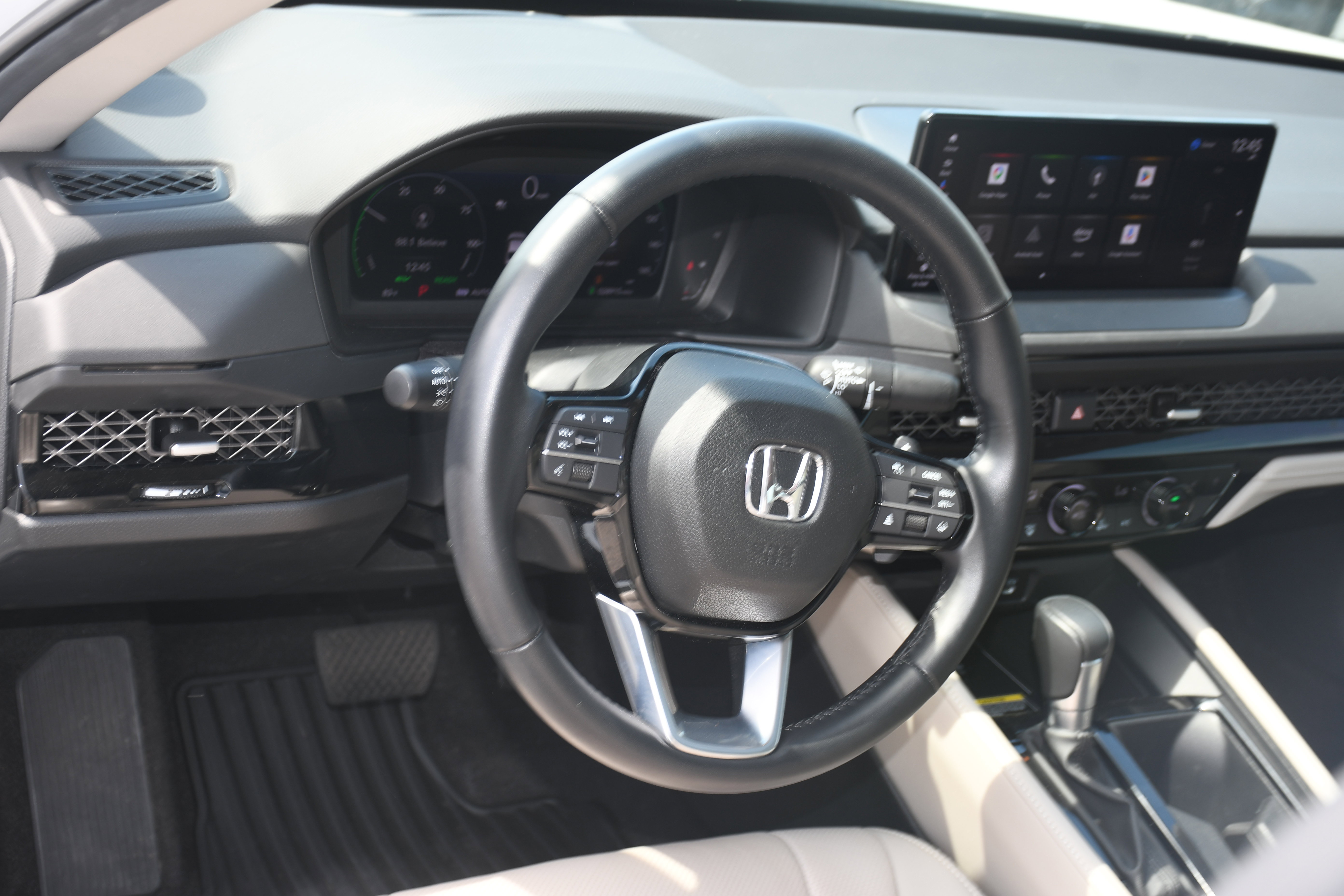 Used 2024 Honda Accord Touring image 9