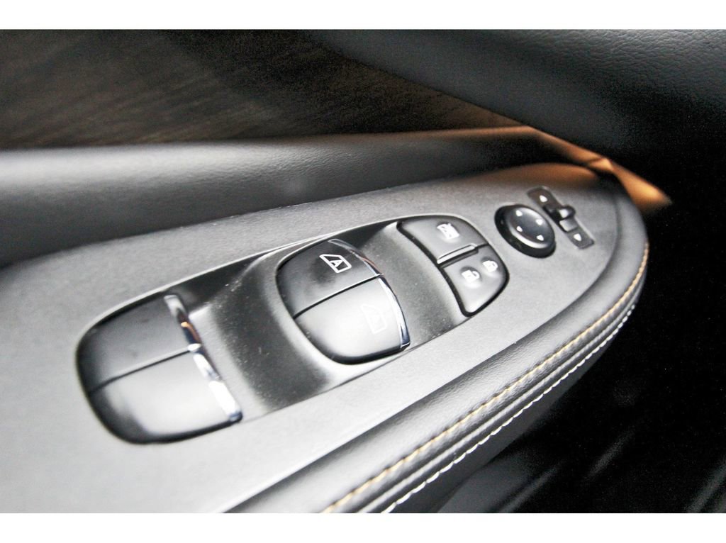 Used 2023 Nissan Murano Platinum w/ Cargo Package image 19