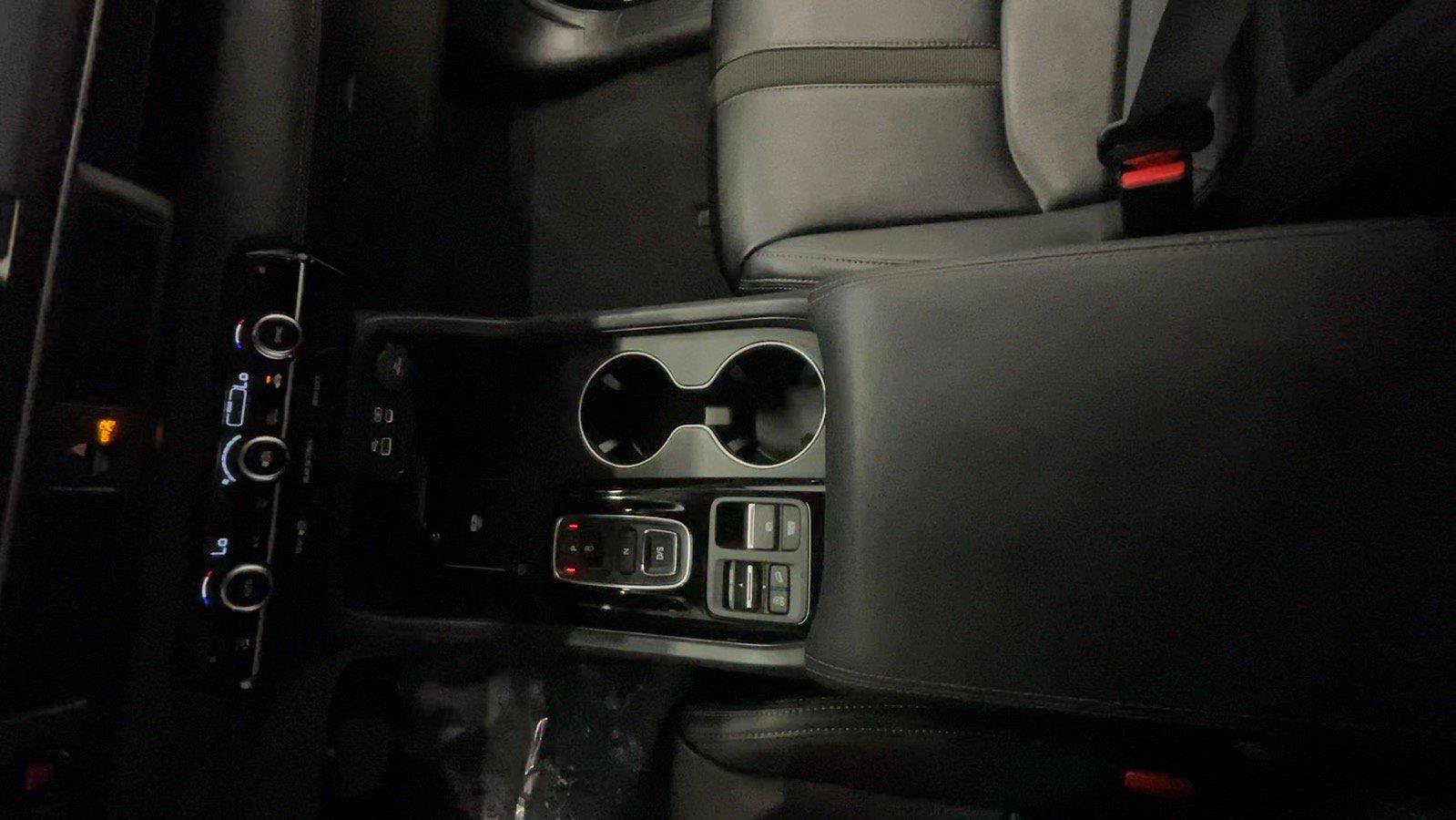 Certified 2025 Honda Pilot EX-L image 40