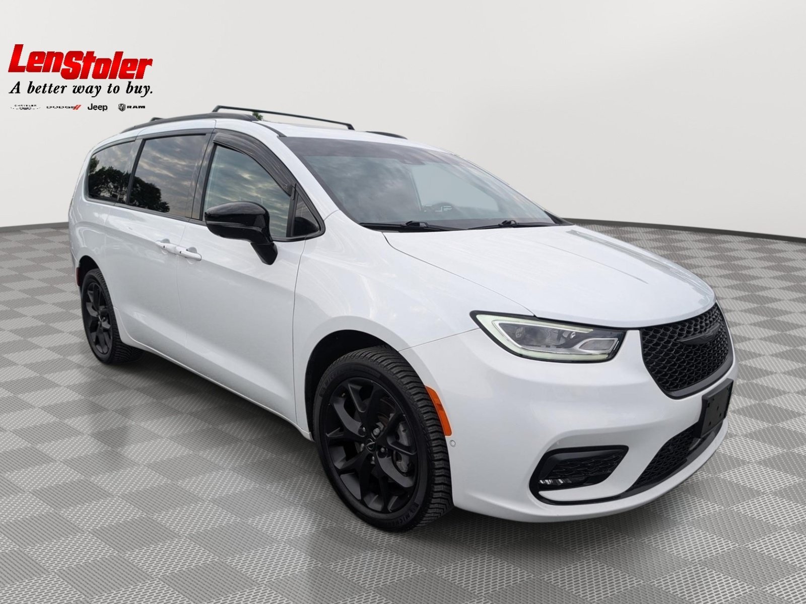 Used 2023 Chrysler Pacifica Limited w/ S Appearance Package AWD/4WD image 7