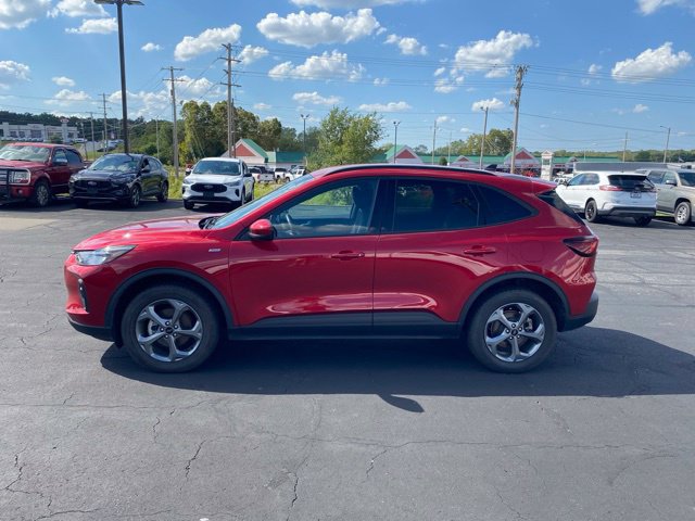Used 2025 Ford Escape ST-Line Select AWD/4WD image 2
