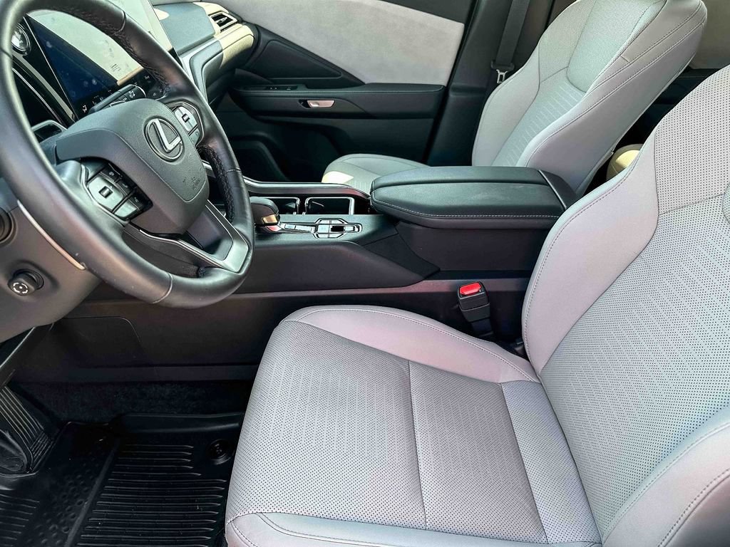 Used 2025 Lexus TX 350 AWD w/ Technology Package image 13