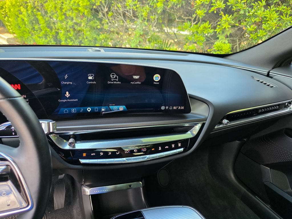 Certified 2024 Cadillac Lyriq Tech RWD image 16