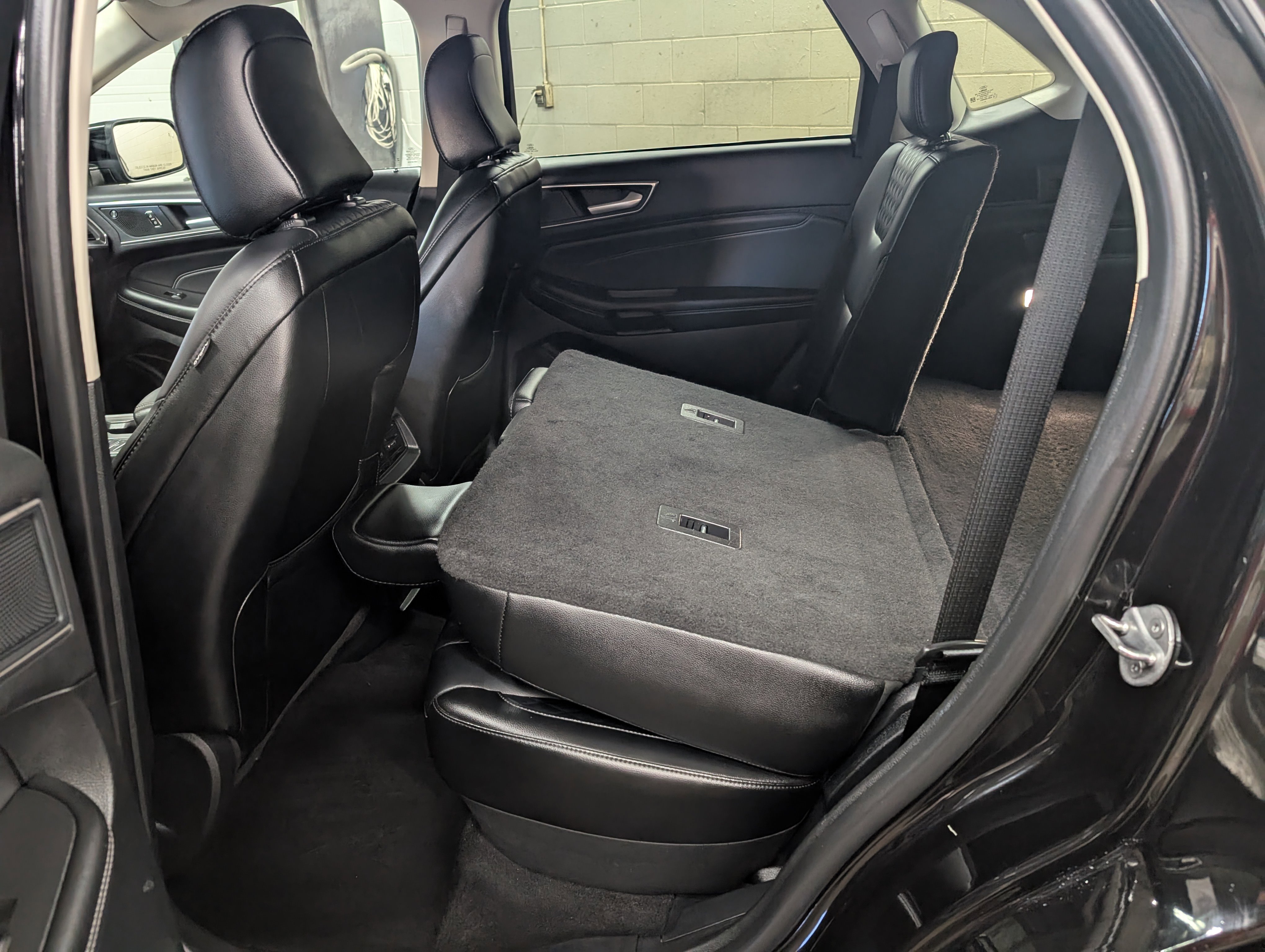 Used 2024 Ford Edge Titanium AWD/4WD image 9
