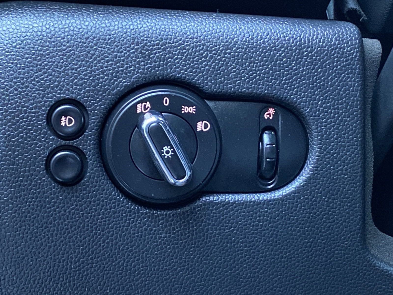 Used 2021 MINI Cooper S w/ Premium Package image 28