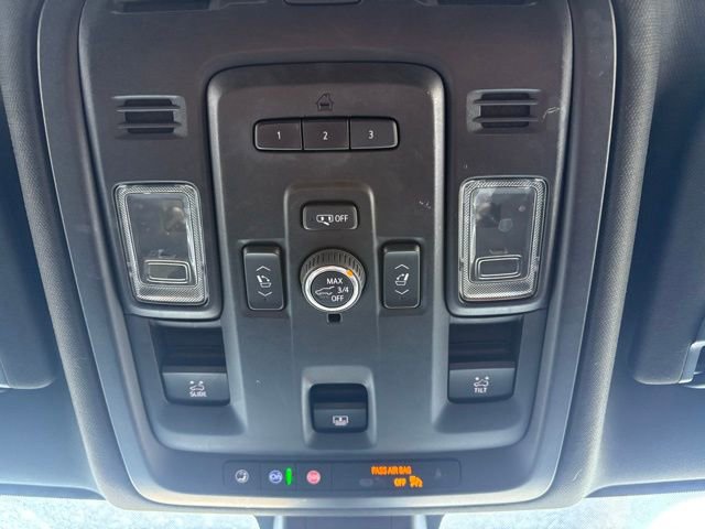 Used 2021 GMC Yukon XL Denali w/ Denali Premium Package image 29