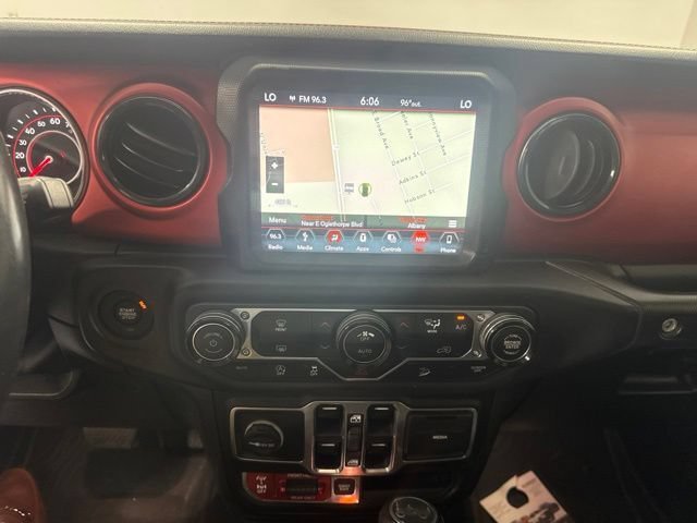 Used 2018 Jeep Wrangler Unlimited Rubicon w/ Dual Top Group AWD/4WD image 15