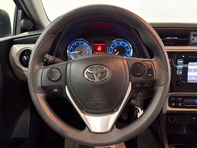Used 2018 Toyota Corolla LE FWD image 16