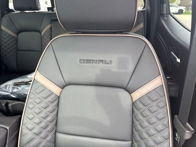 New 2026 GMC Canyon Denali AWD/4WD image 31