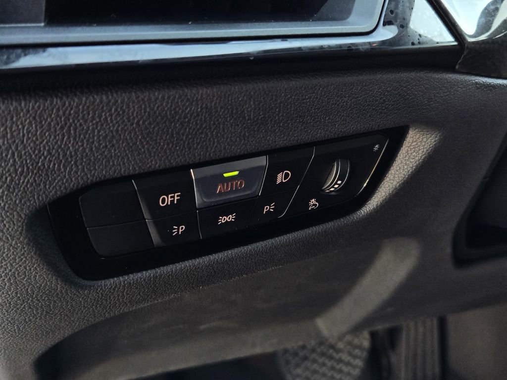 Used 2024 BMW 230i Coupe w/ Premium Package image 17