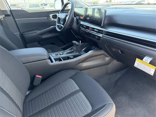 New 2026 Kia Sorento LX image 17