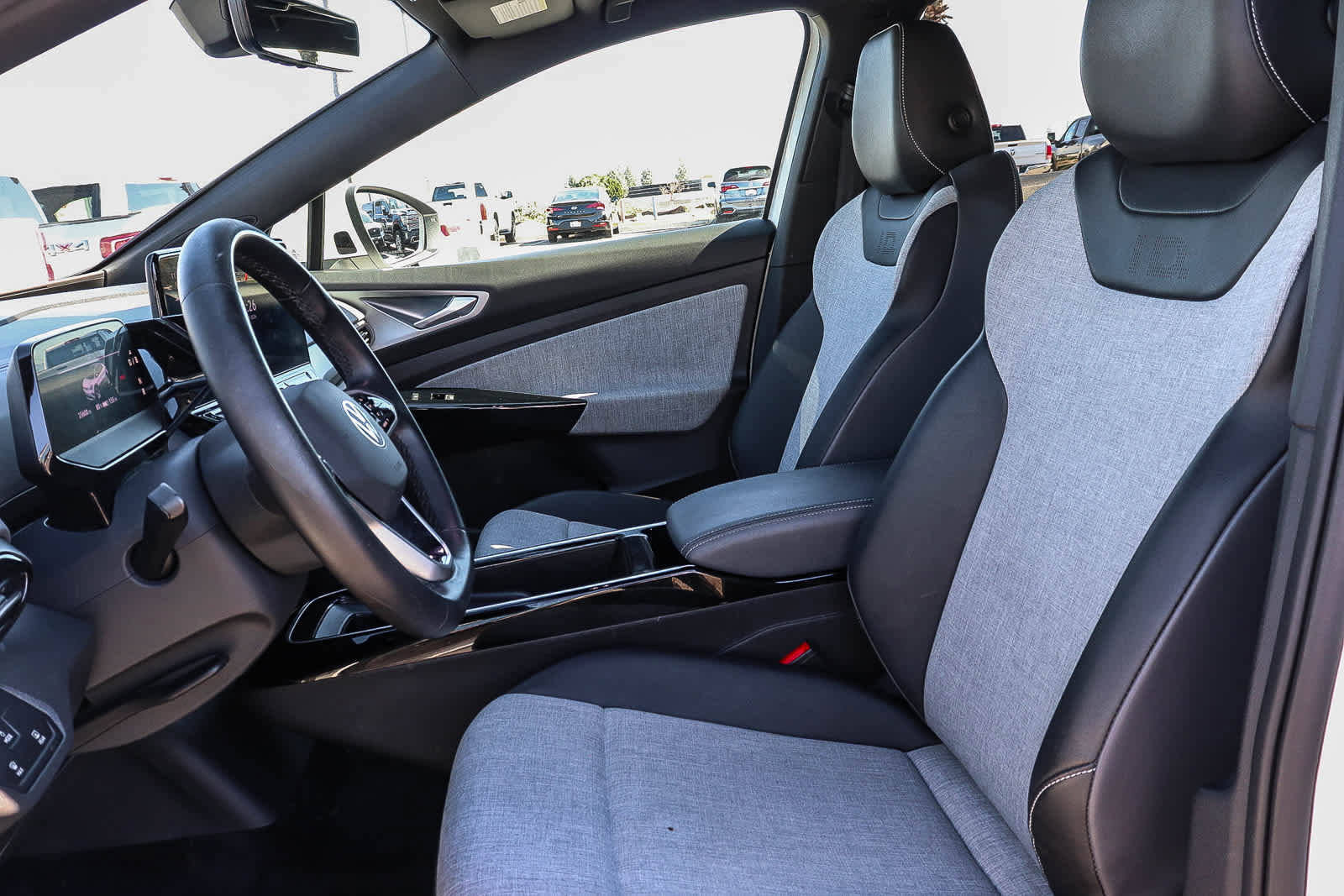 Used 2023 Volkswagen ID.4 Pro image 19