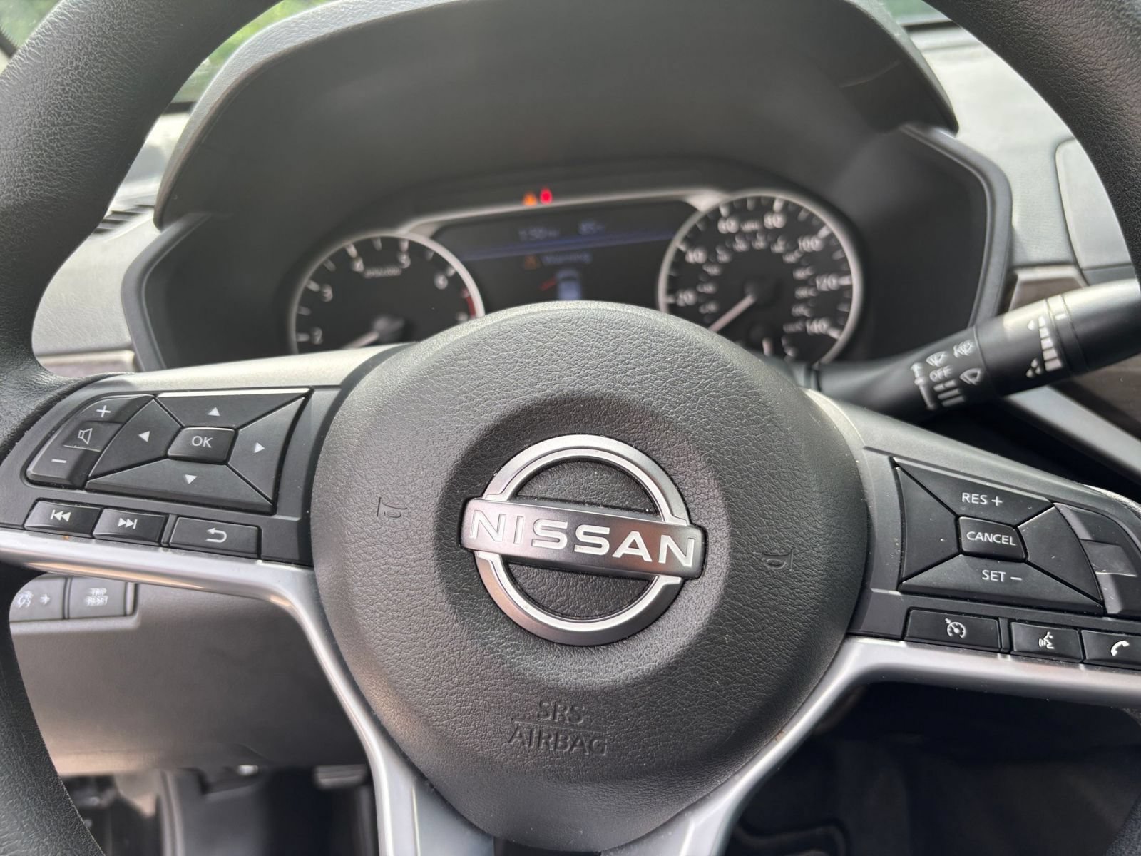 Used 2025 Nissan Altima 2.5 SV FWD image 27