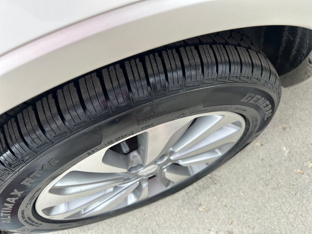 Used 2018 Buick Encore Preferred w/ LPO, Road Trip Package FWD image 21