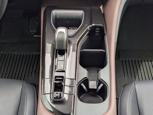 Used 2024 Toyota Crown Limited w/ Advanced Technology Package image 19