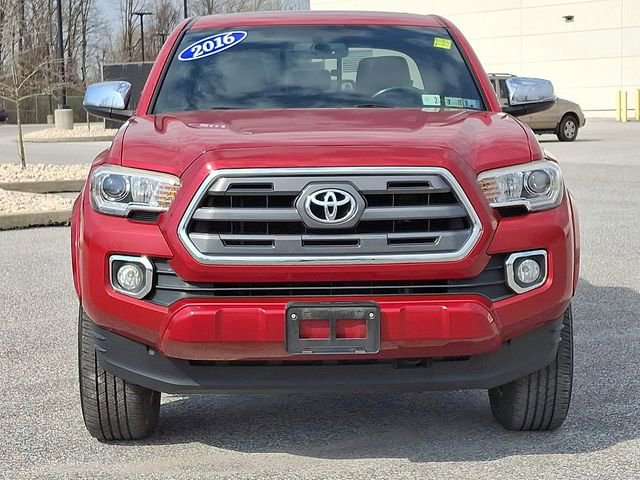 Used 2016 Toyota Tacoma Limited w/ Towing Package image 5