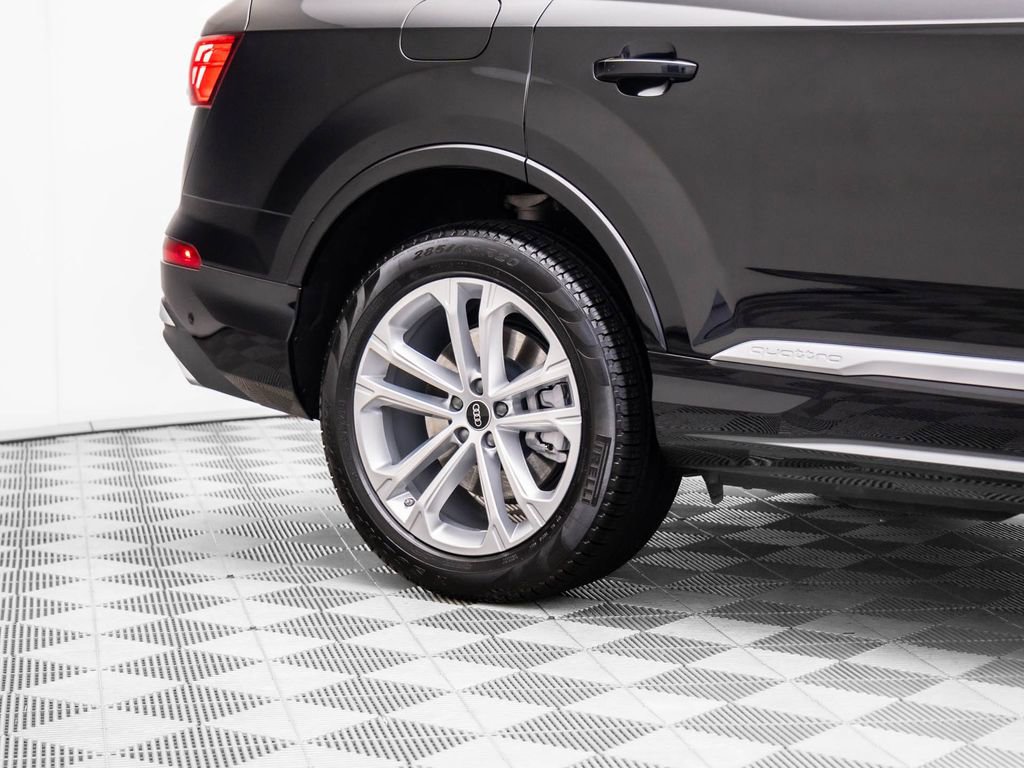 Used 2025 Audi Q7 3.0T Prestige w/ Prestige Package image 32