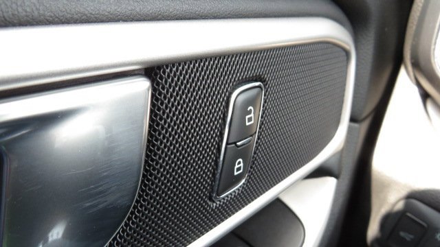 Certified 2022 Ford Explorer XLT w/ Equipment Group 202A image 27