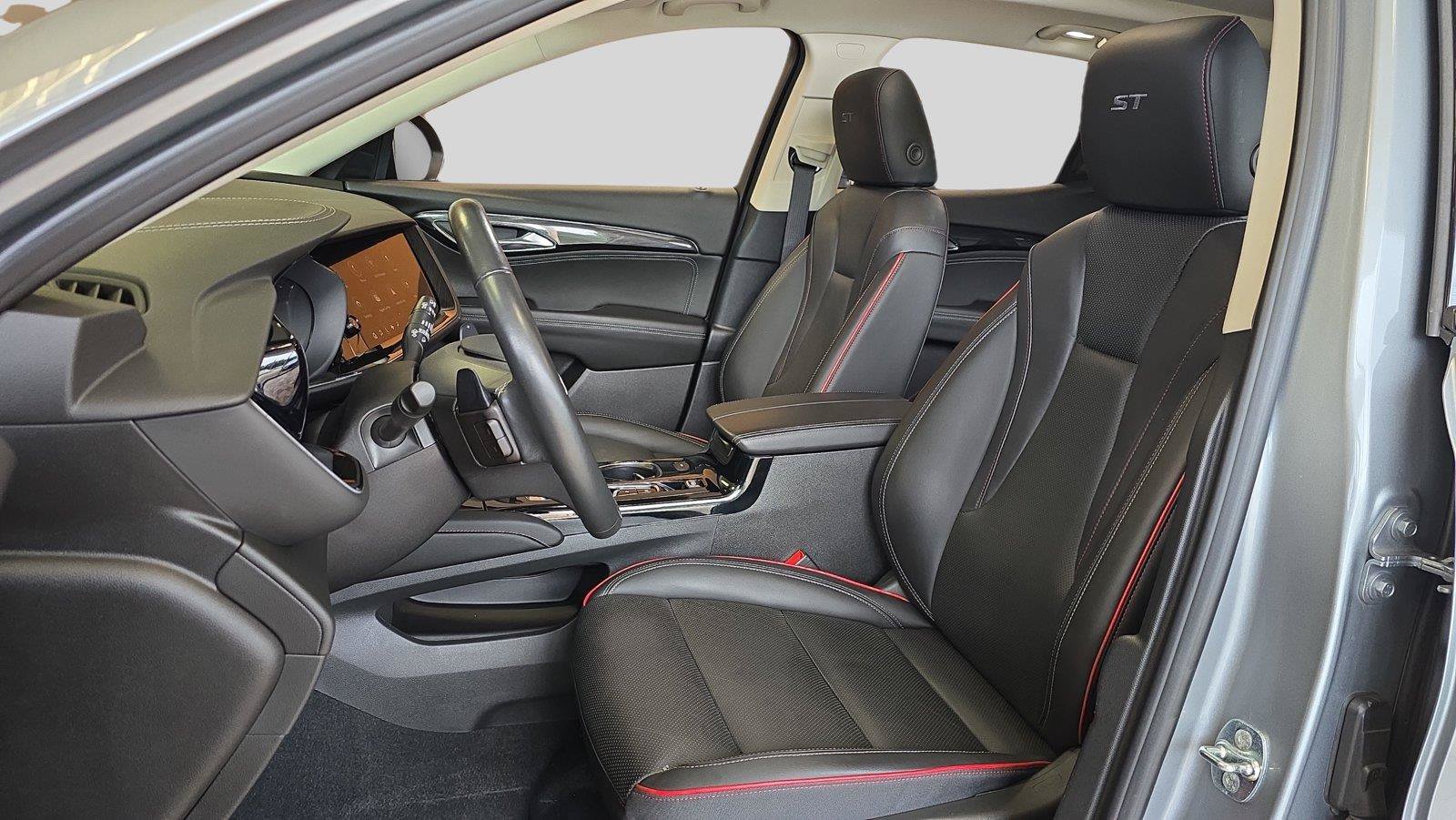 Used 2023 Buick Envision Essence w/ Sport Touring Package AWD/4WD image 11