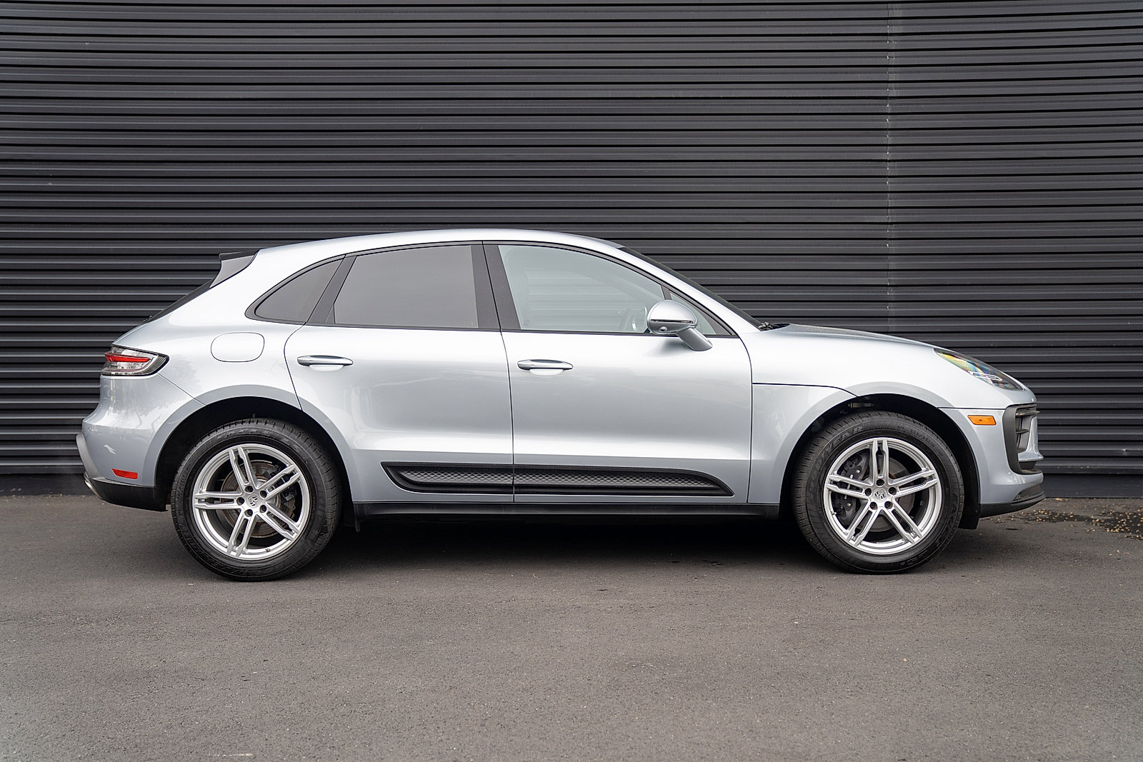 Certified 2026 Porsche Macan AWD/4WD image 27
