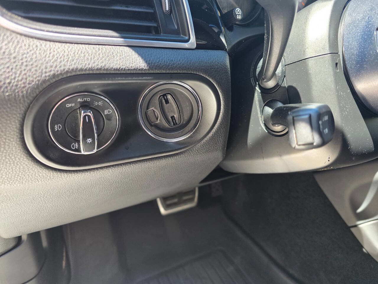 Used 2015 Porsche Macan S w/ Premium Package Plus AWD/4WD image 16