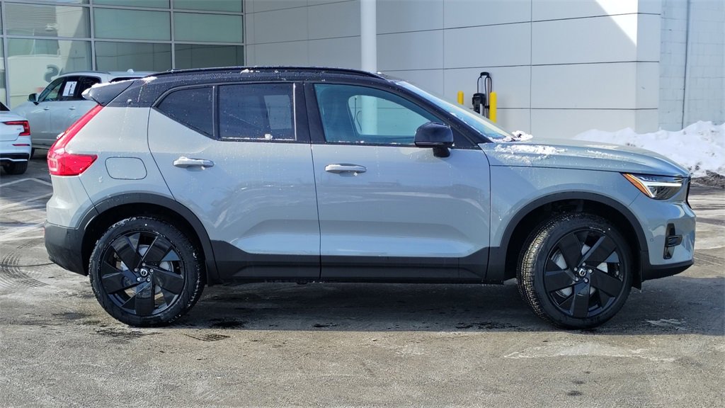 New 2026 Volvo XC40 B5 Ultra w/ Protection Package Premier image 2