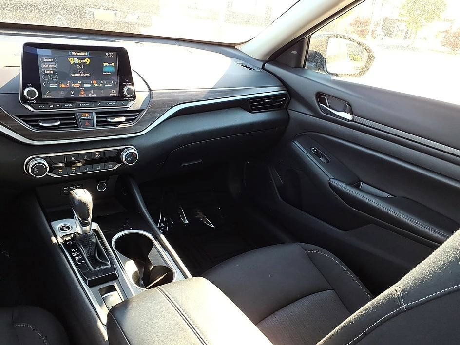 Used 2024 Nissan Altima 2.5 SV AWD/4WD image 21